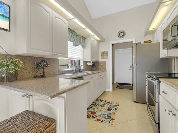 2855 Eagle Lane, West Palm Beach, FL 33409