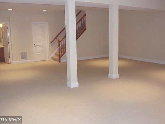 4th image of 608 Caracle Ct