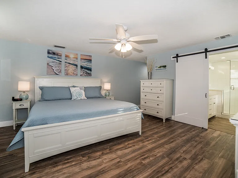 2472 Whitman St — Photo 10