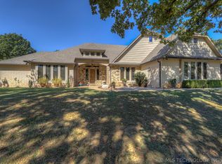 3704 Cliff Dr, Sand Springs, OK 74063