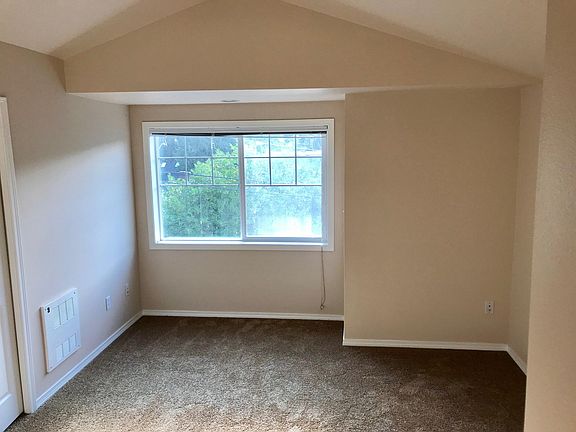4th image of 12309 10th Pl NE APT B