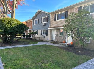 40-21 W 4th St, Patchogue, NY 11772