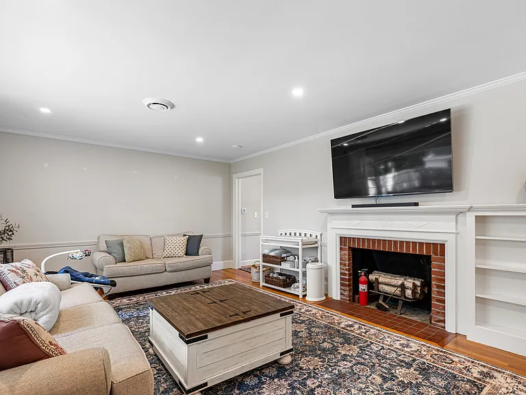 355 Pearse Rd — Photo 21
