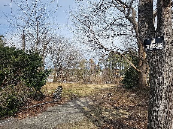2nd image of 74 Kettle Creek Dr