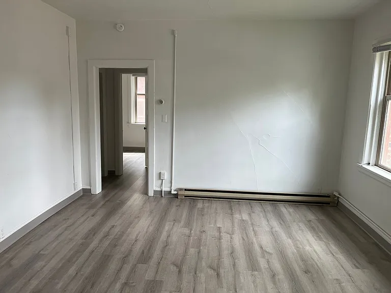405 NE Oak St — Photo 23