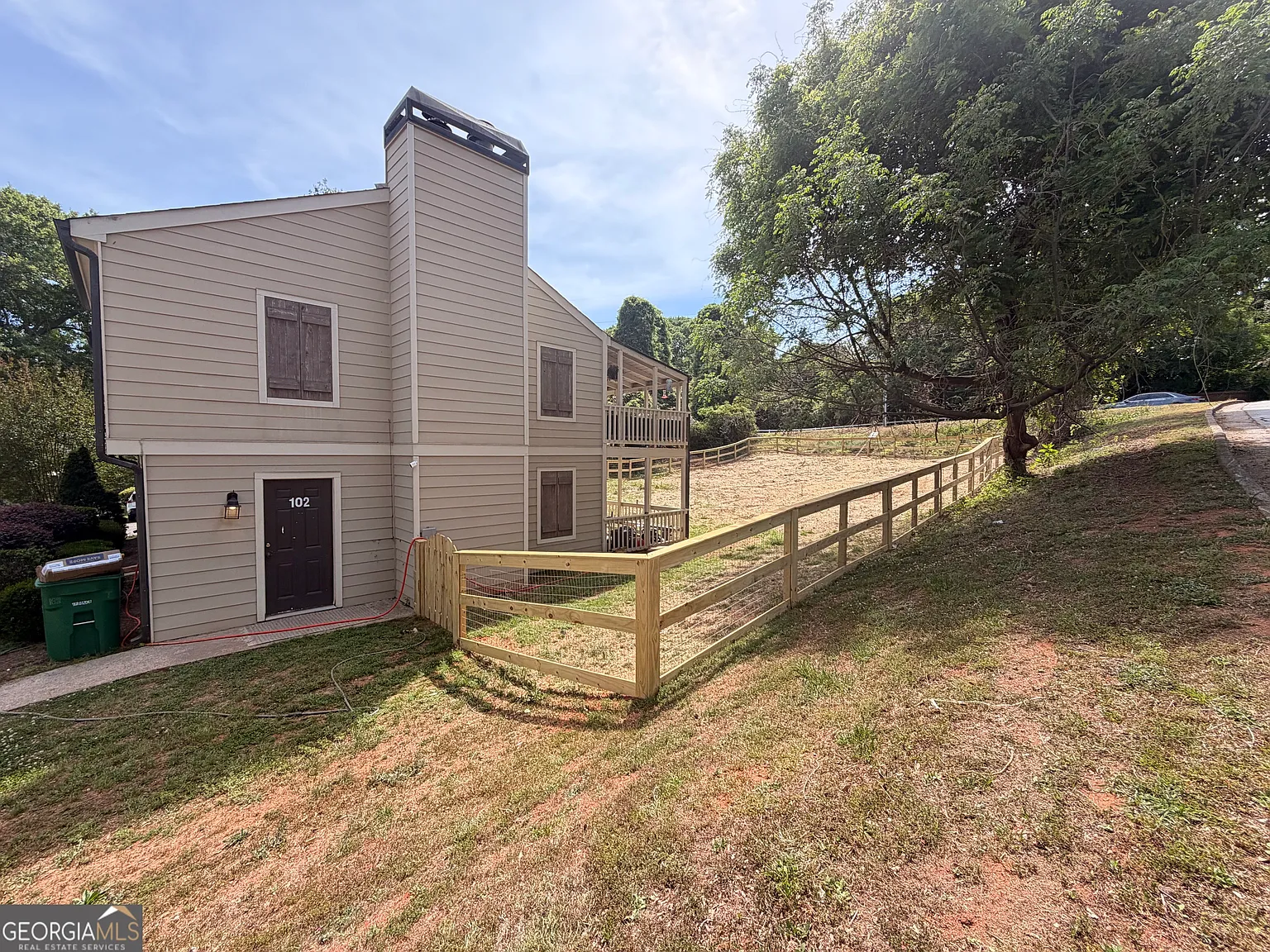 3 bed, 2.0 bath, 1130 sqft, $2,000 — Photo 3