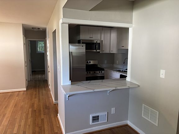 2nd image of 505 Epsom Rd APT 1D