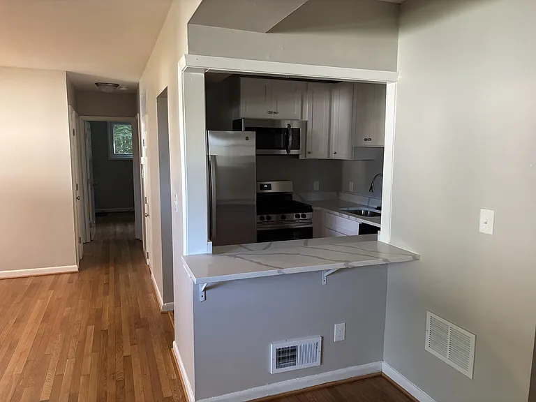 505 Epsom Rd #1D — Photo 2