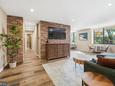 4390 Lorcom Ln APT 402, Arlington, VA, 22207