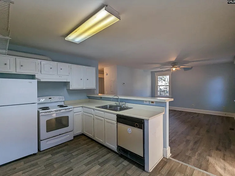 3121 Rosewood Dr — Photo 9