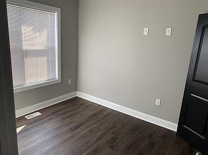 4th image of 135 Emanuel Ct #1