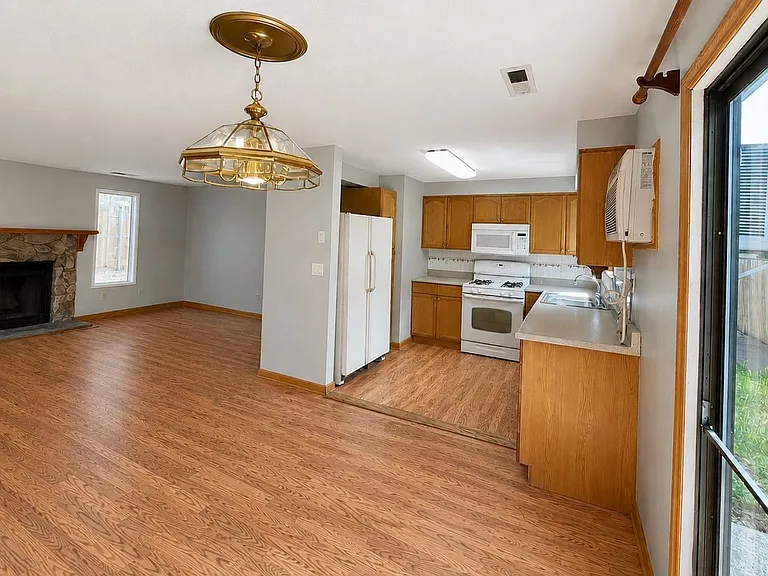 Pardee Duplex (A & B) — Photo 24