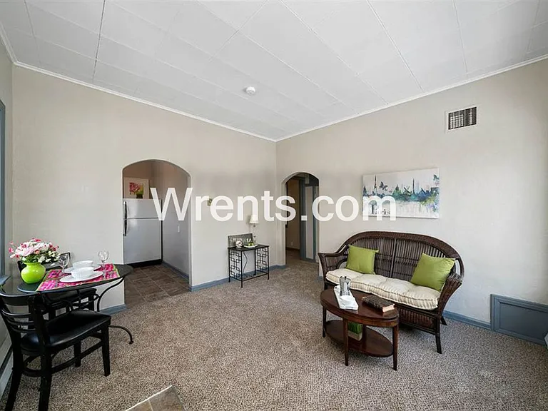 1712 E Sanson Ave — Photo 2