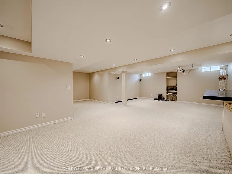 15 Military Ct — Photo 40