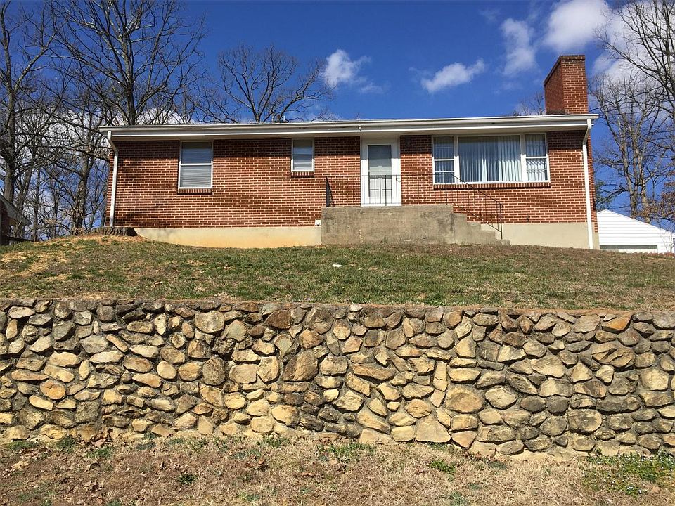 1st image of 4809 Autumn Ln NW