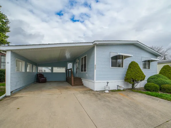 66 Maple Ln, Manteno, IL 60950
