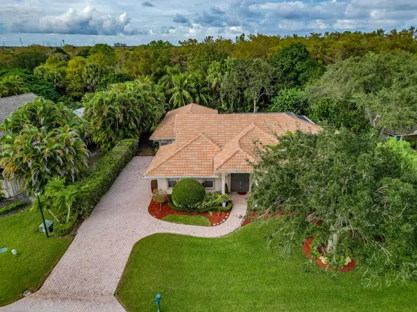 45 Dunbar Road, Palm Beach Gardens, FL 33418