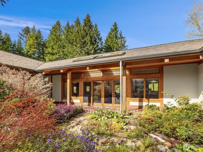 12048 Minnie Rose Lane NE, Bainbridge Island, WA, 98110