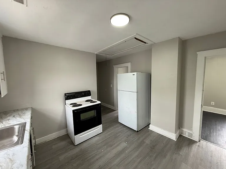 1421 Long Ave — Photo 33