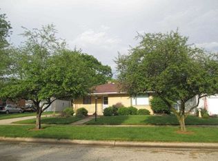 1016 Thomas St, Janesville, WI 53545