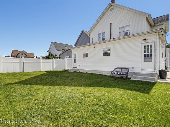 5th image of 1417-1419 Gardner Ave
