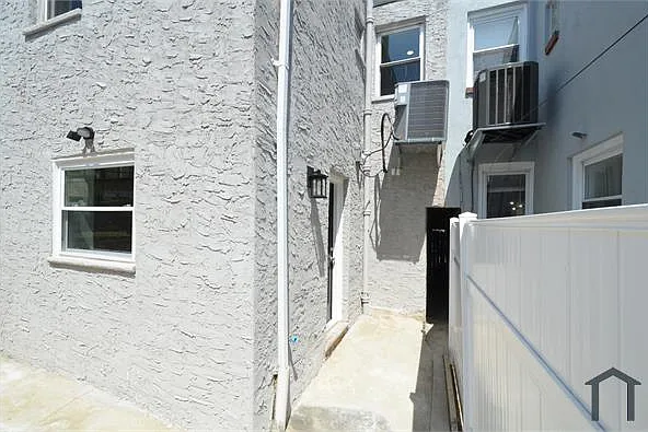 518 Greenwich St — Photo 24
