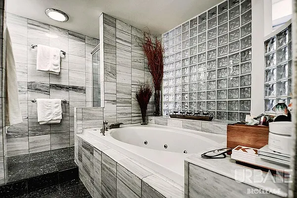 Rented by Urbane Brokerage | media 29