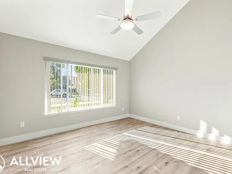 20542 Kelvingrove Ln — Photo 21