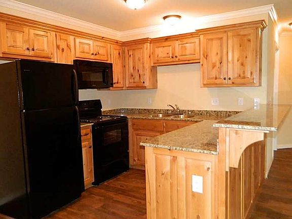 5th image of 6200 SW Chickadee St #1