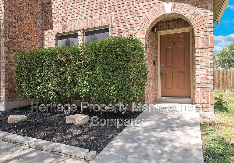 136 Longhorn Way — Photo 2
