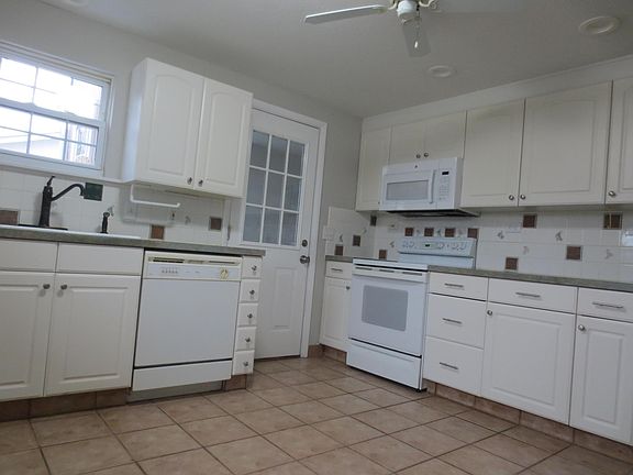 5th image of 1345 Tiverton Sq N