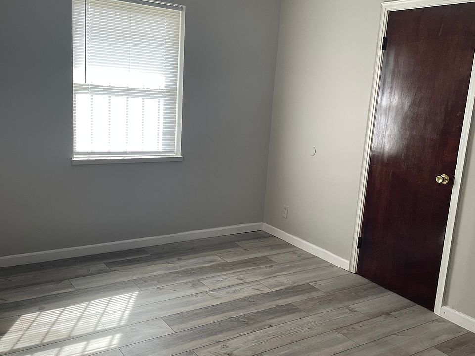1st image of 216 Burleigh Ave