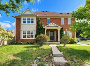 25 Ford Wilson Blvd, Newmarket, ON L3X 3G6