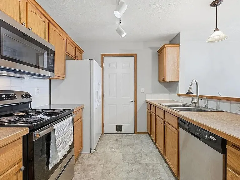 13920 W 12th Ave — Photo 6
