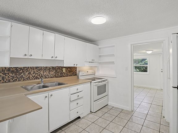4th image of 1336 19th St