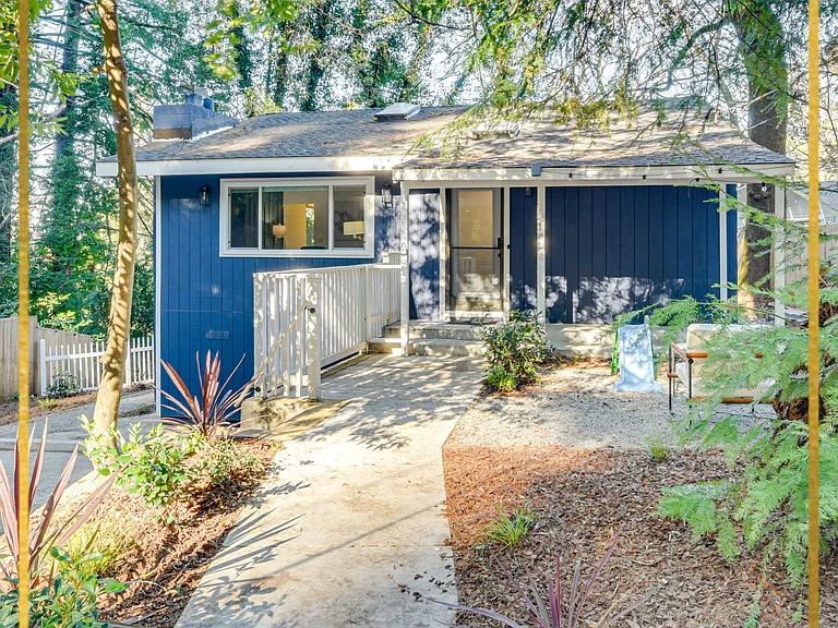 18115 La Verne Dr — Photo 1