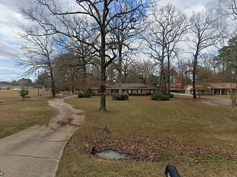 255 Rowland Dr — Photo 1