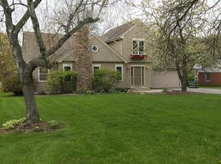 1500 Fairhaven Blvd, Elm Grove, WI 53122