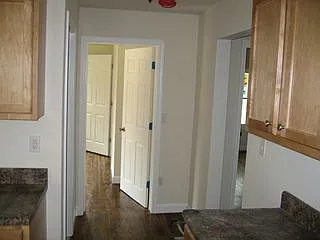 3 bed, 1.0 bath, 1077 sqft, $1,950 — Photo 4