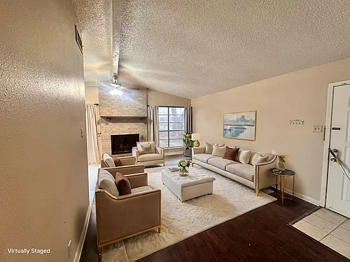 1020 Royal Vista Dr Photo 1