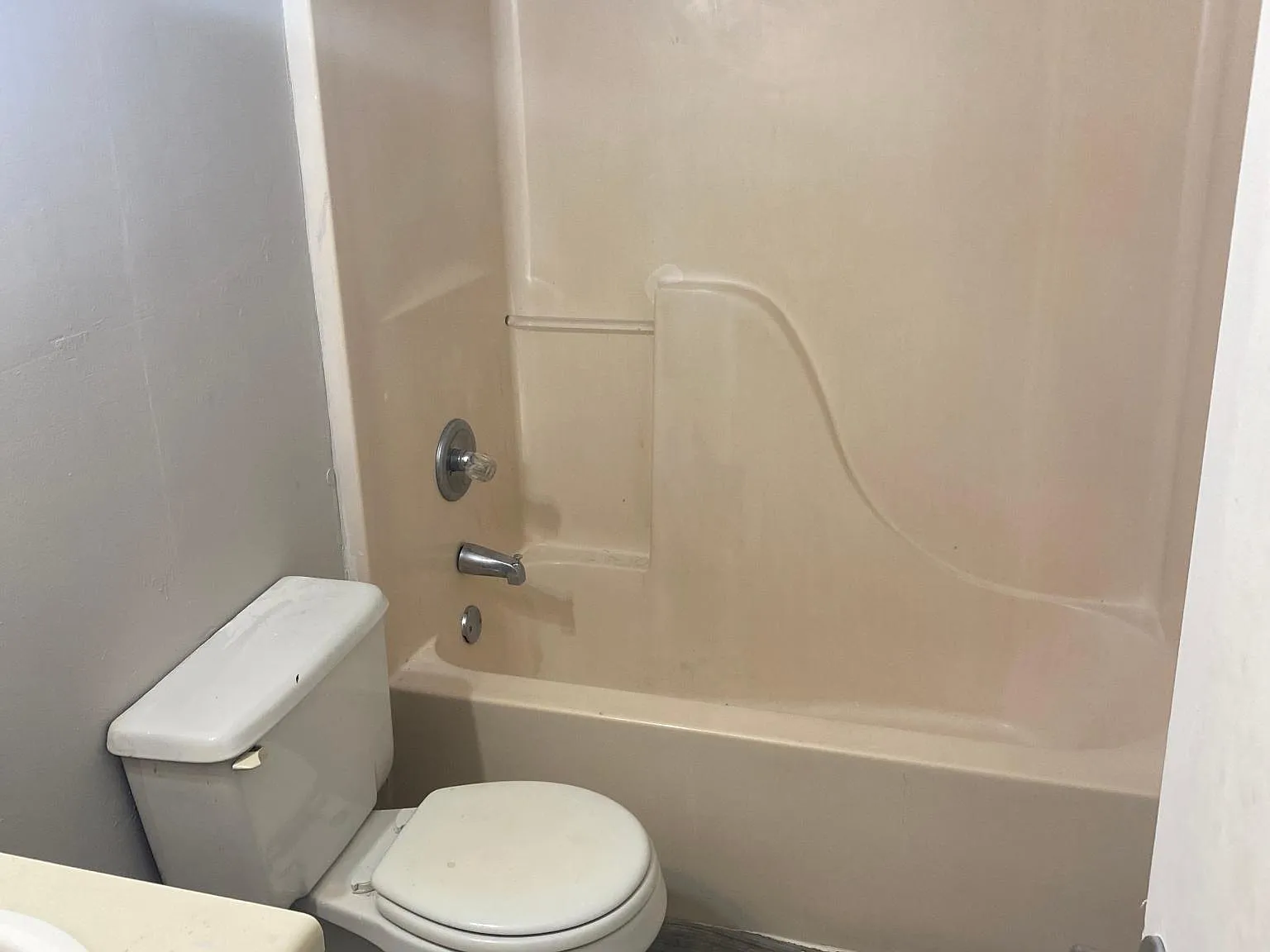 3 bed, 1104 sqft, $1,195 — Photo 2