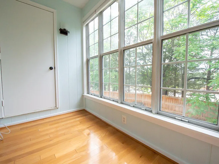 120 Fort Evans Rd SE #C — Photo 11
