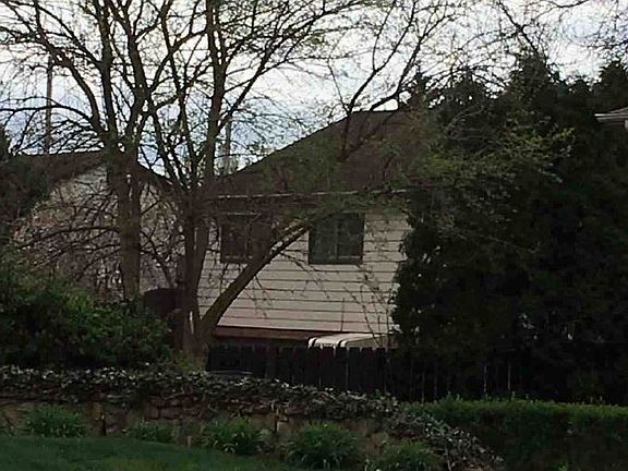2nd image of 1145 Park Ave