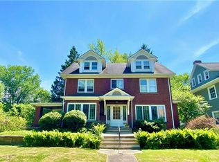 2830 Coleridge Rd, Cleveland Heights, OH 44118