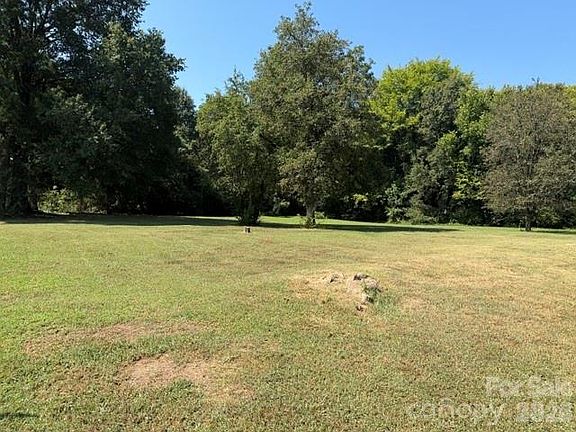 5th image of 1722 Unity Dr