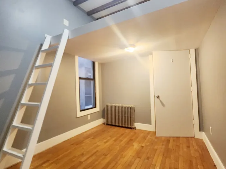 190 Wilson Ave #2I — Photo 4