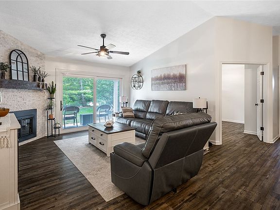 3rd image of 6657 Brigham Sq