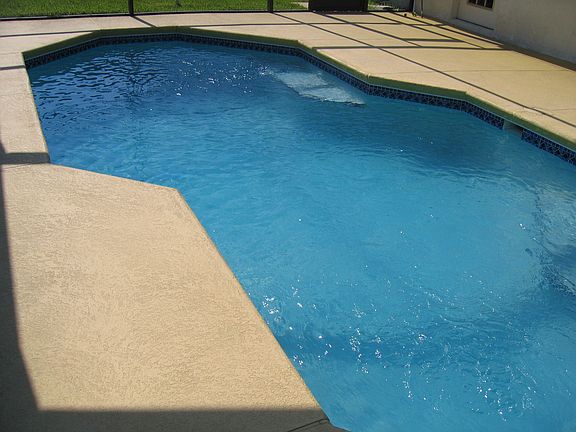 3rd image of 7109 Colonial Lake Dr