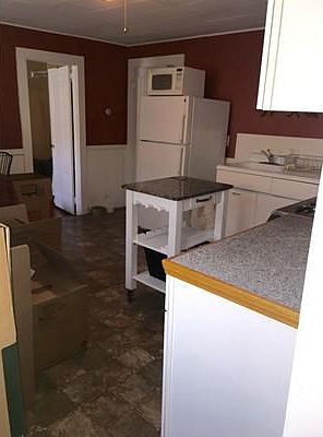 3rd image of 10 Daniels St APT 1L