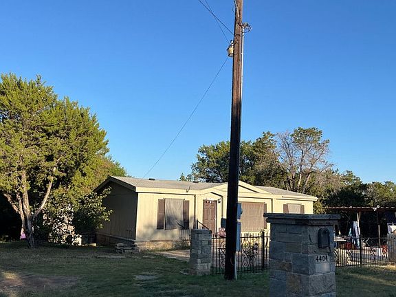 3rd image of 4404 Mountain Hollow Dr